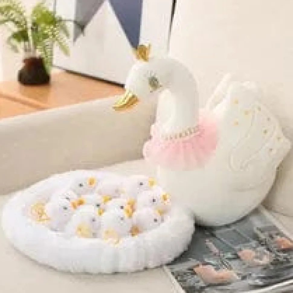 Mama Swan with babies