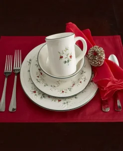 Pfaltzgraff Winterberry 16-Piece Dinnerware Set, Service for 4 Holiday Classic Collection