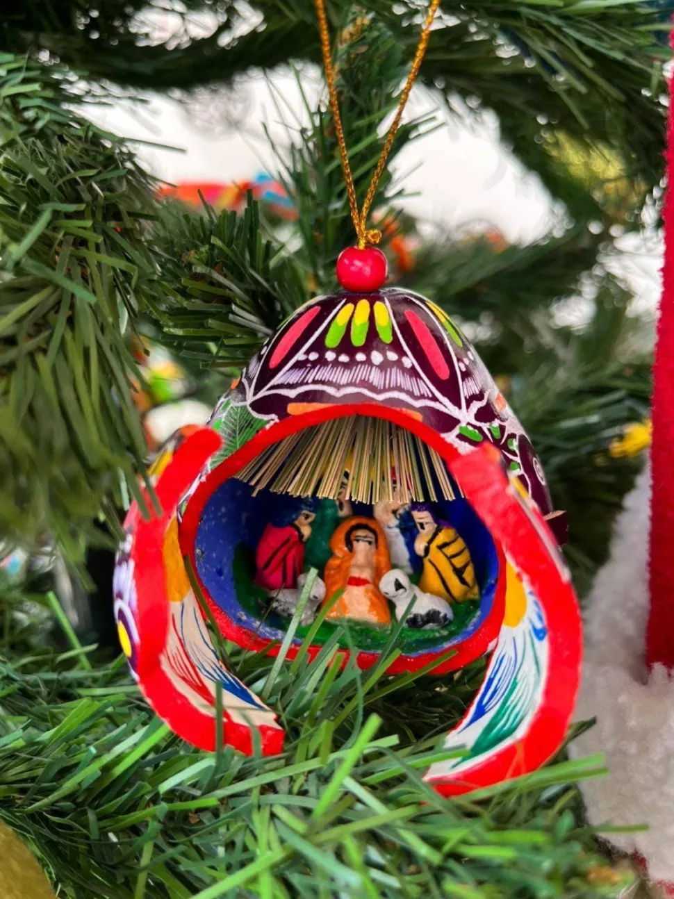 Retablo Nativity gourd