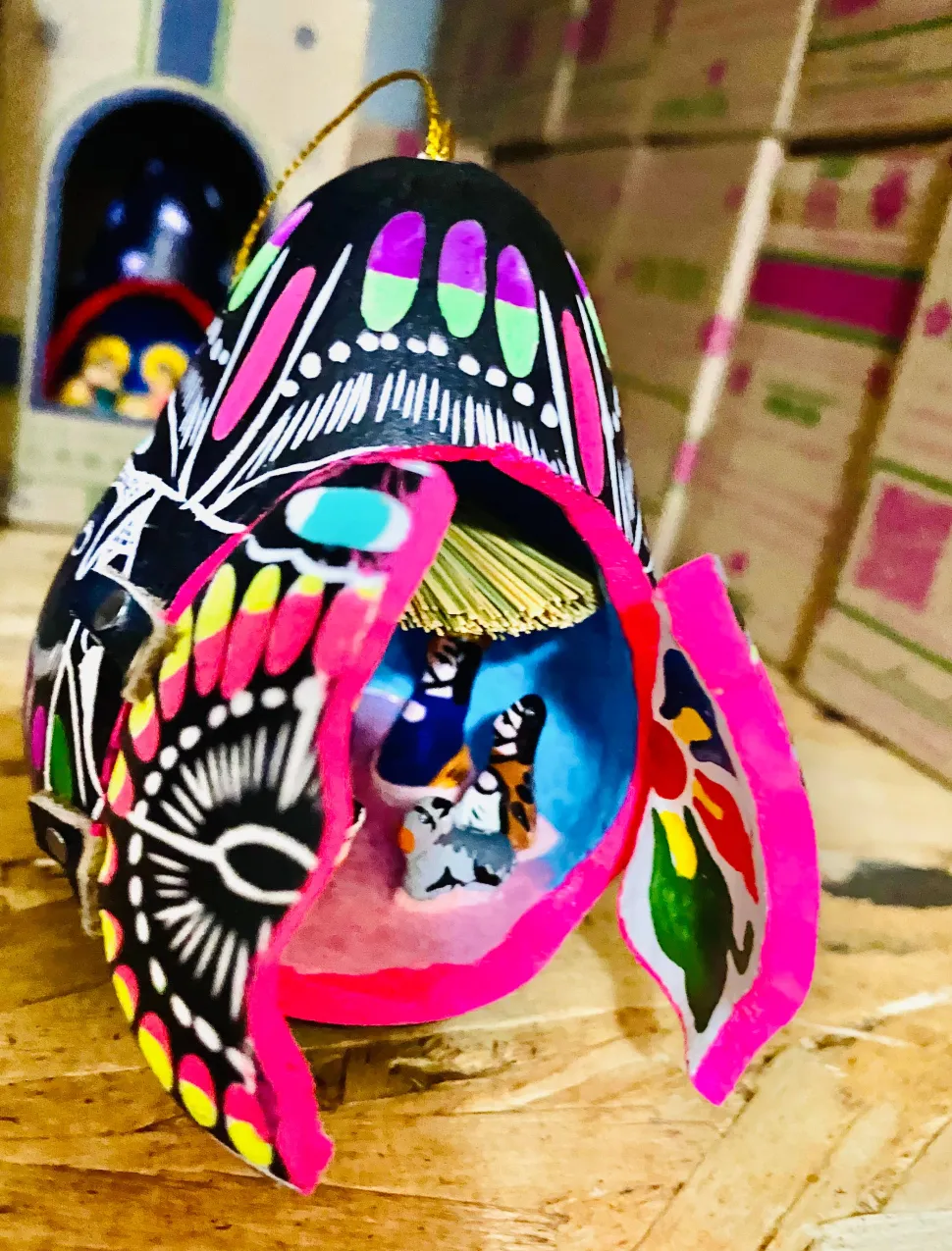 Retablo Nativity gourd