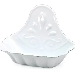 Vintage Country Chic: Scalloped White Metal Soap Dish